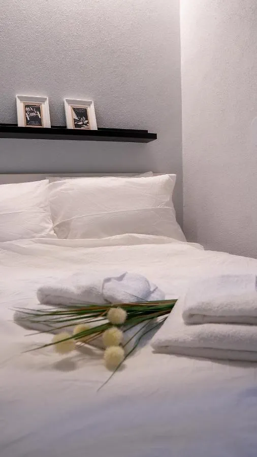 Apartment Discover_1 Modern Retreat At The Heart Of The City Thessaloniki